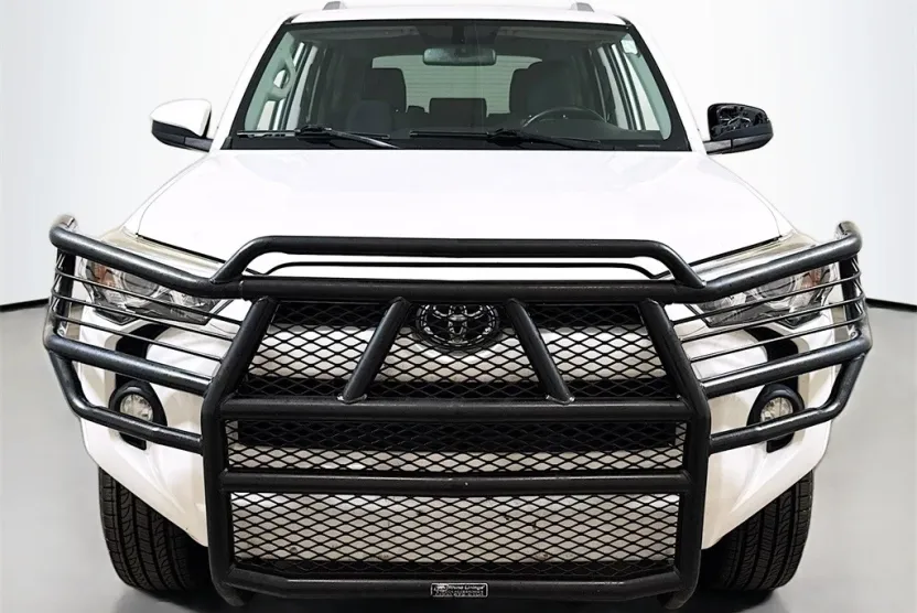 2018 Toyota 4Runner SR5 photo 1