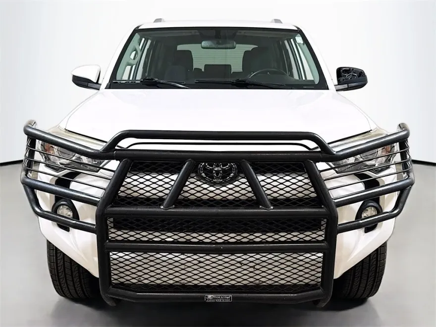 2018 Toyota 4Runner SR5 photo 1