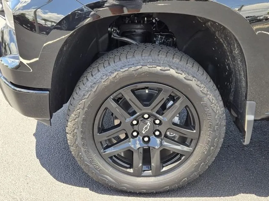 2025 Chevrolet Silverado 1500 Custom Trail Boss photo 1