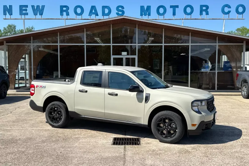 2025 Ford Maverick XLT photo 1