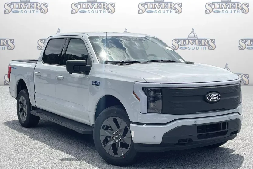 2025 Ford F-150 Lightning photo 1