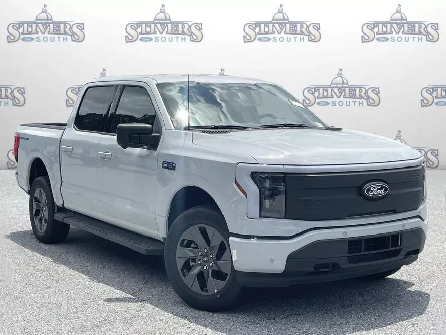 2025 Ford F-150 Lightning photo 1