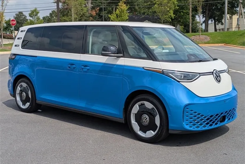 2025 Volkswagen ID. Buzz Pro Plus photo 1