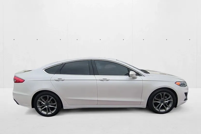 2020 Ford Fusion Hybrid Titanium photo 1