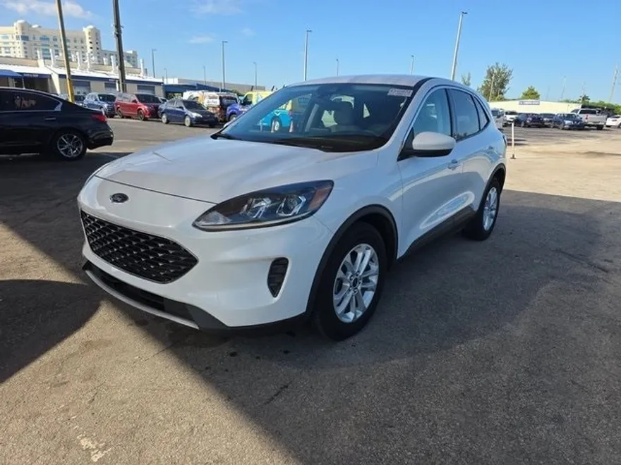 2021 Ford Escape Hybrid SE photo 1