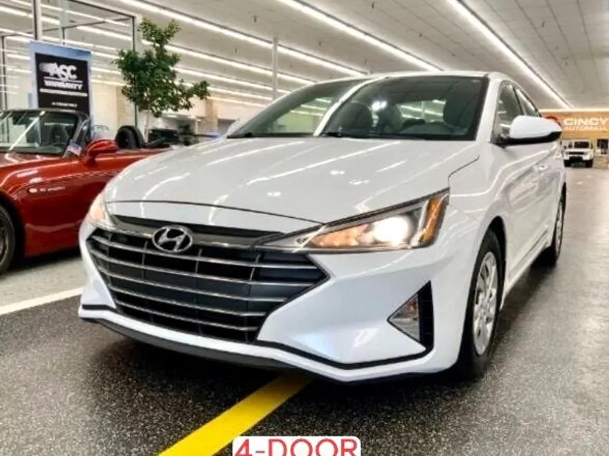 2019 Hyundai Elantra SE photo 1