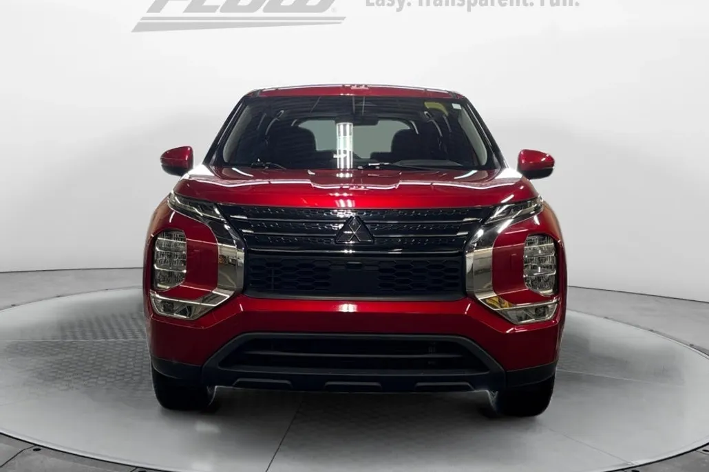 2022 Mitsubishi Outlander ES 2.5 S-AWC photo 1