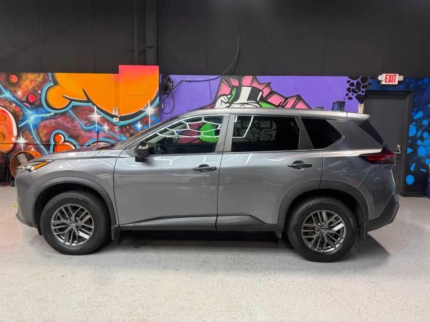 2021 Nissan Rogue S AWD photo 2