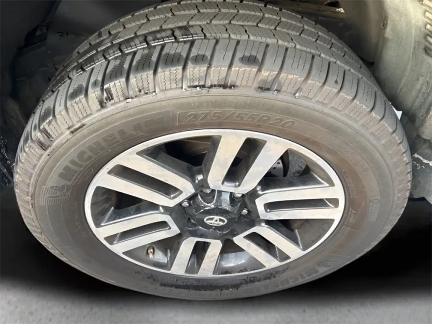 2016 Toyota 4Runner Base photo 1
