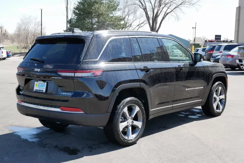 2025 Jeep Grand Cherokee Limited photo 1
