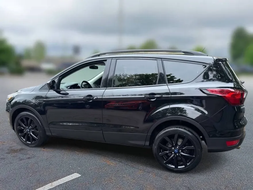 2019 Ford Escape SE photo 1