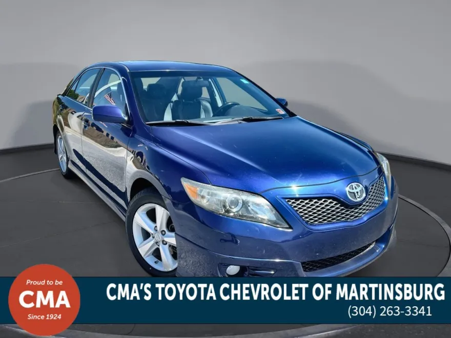 2011 Toyota Camry SE photo 1