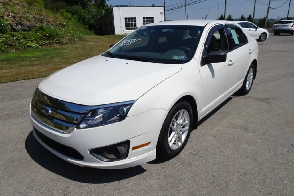 2012 Ford Fusion S photo 1