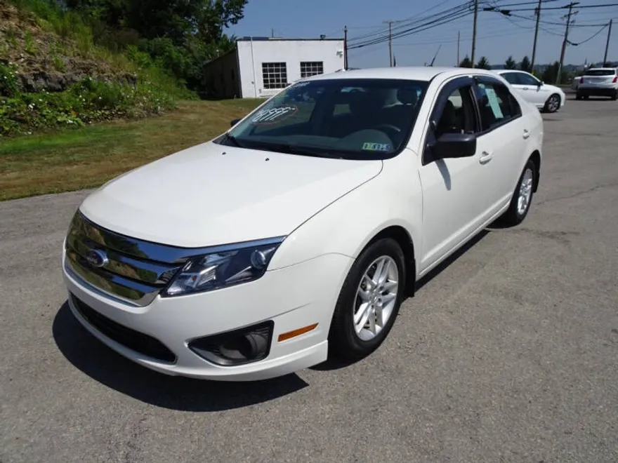 2012 Ford Fusion S photo 1