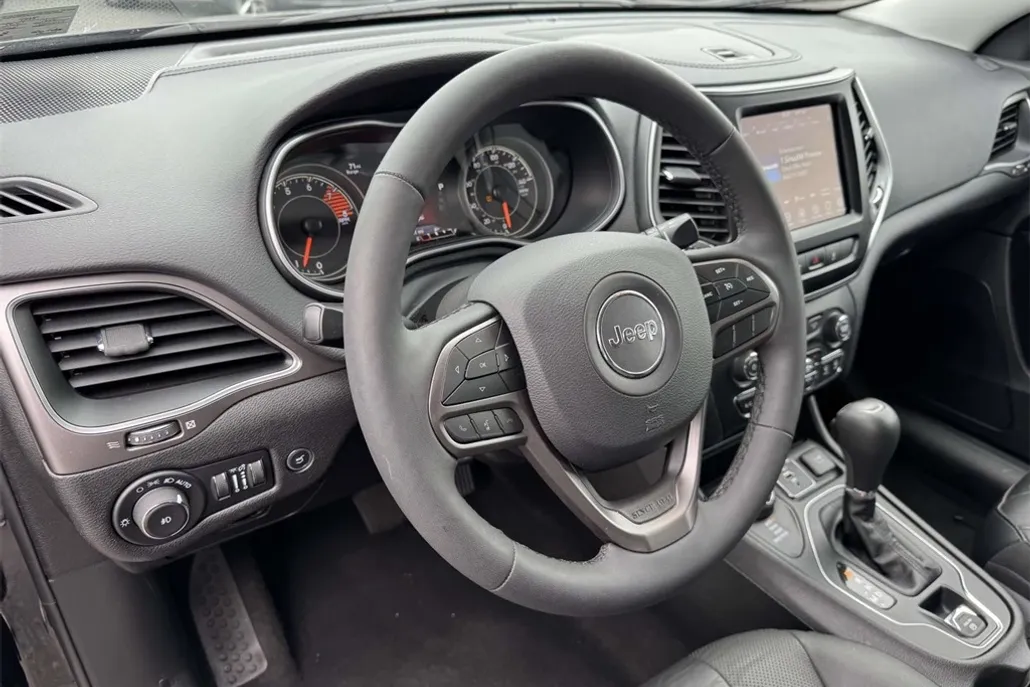 2021 Jeep Cherokee Latitude Lux photo 1