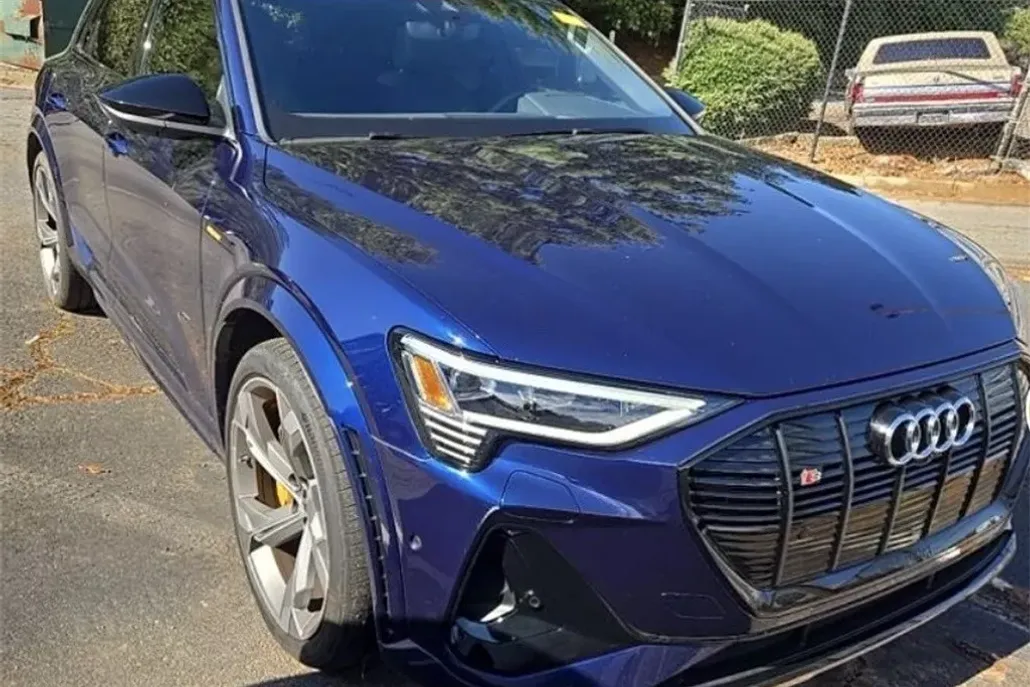 2023 Audi e-tron Premium Plus photo 1