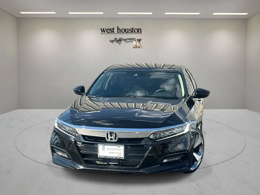 2018 Honda Accord Touring 1.5T photo 1