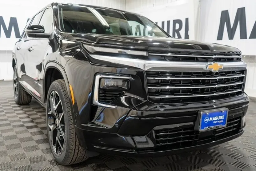 2026 Chevrolet Traverse High Country photo 1