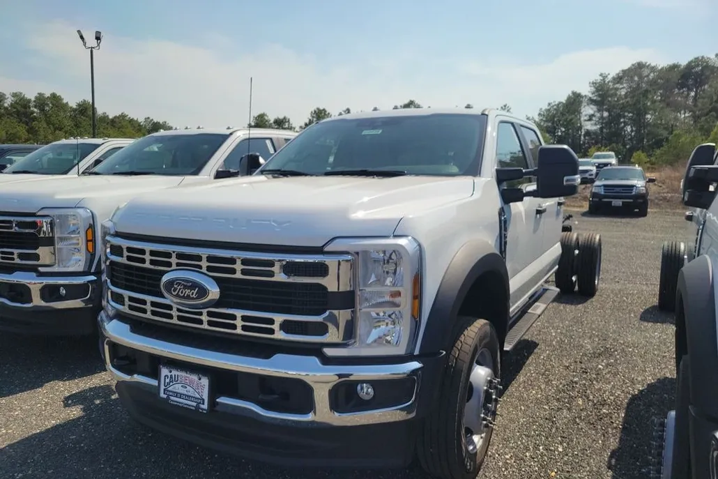 2025 Ford F-450 XL photo 1
