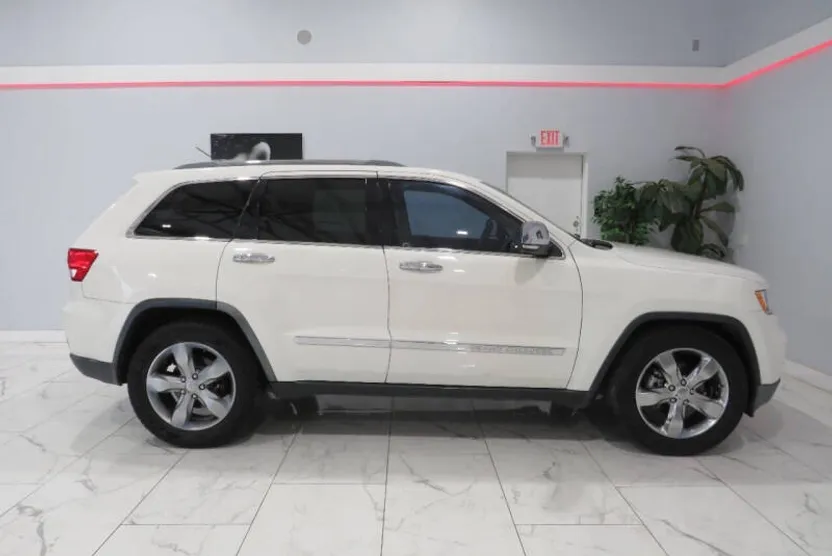2012 Jeep Grand Cherokee Limited photo 1