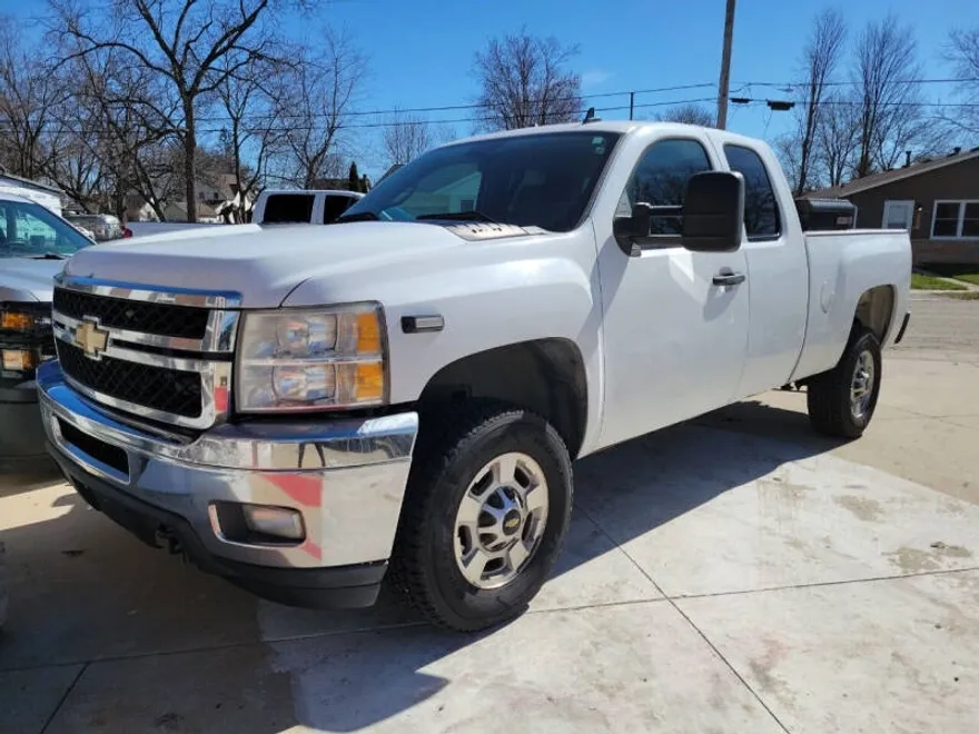 2013 Chevrolet Silverado 2500HD LT photo 1