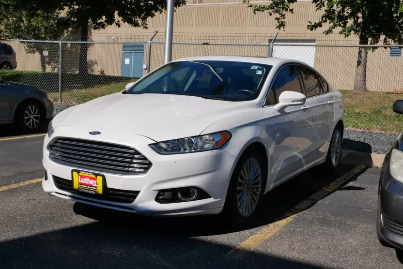 2016 Ford Fusion Titanium photo 1