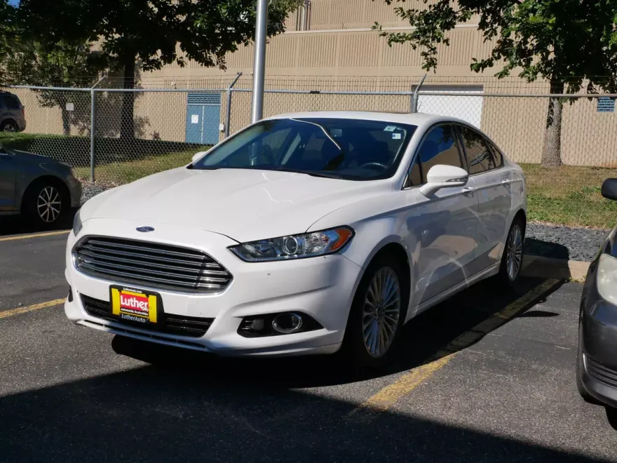 2016 Ford Fusion Titanium photo 1