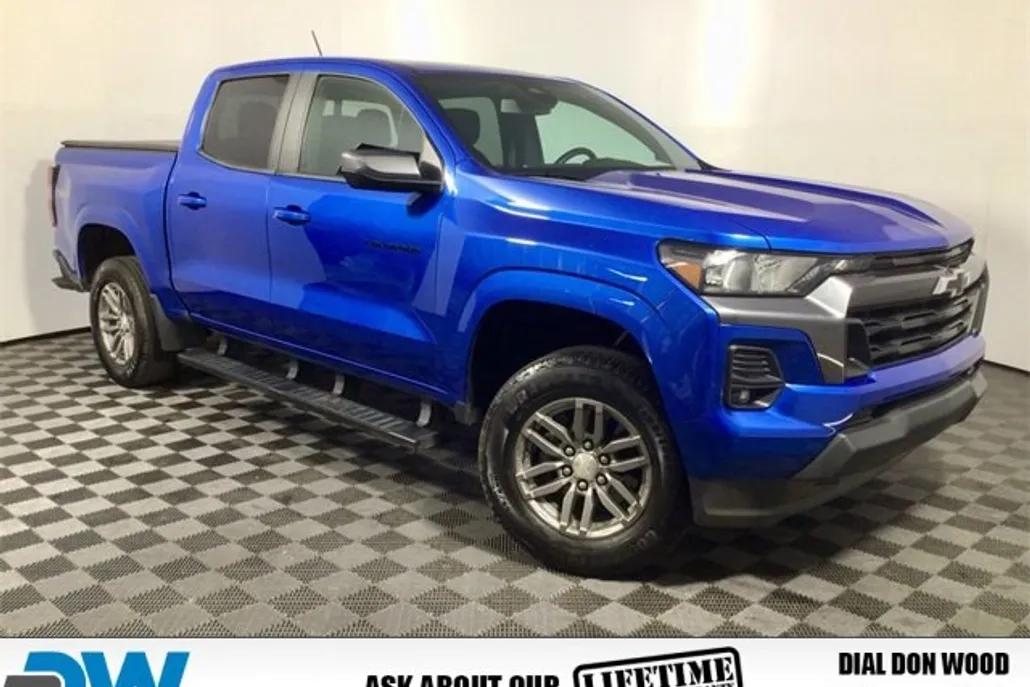 2023 Chevrolet Colorado LT photo 1