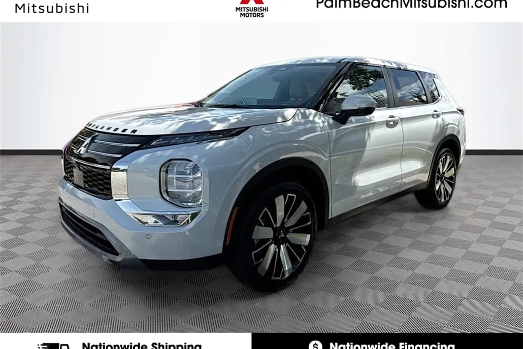 2025 Mitsubishi Outlander SE photo 1