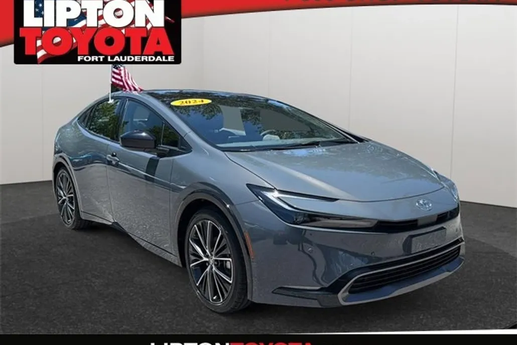 2024 Toyota Prius XLE photo 1