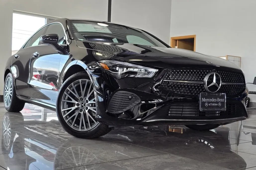 2025 Mercedes Benz CLA 250 4MATIC photo 1