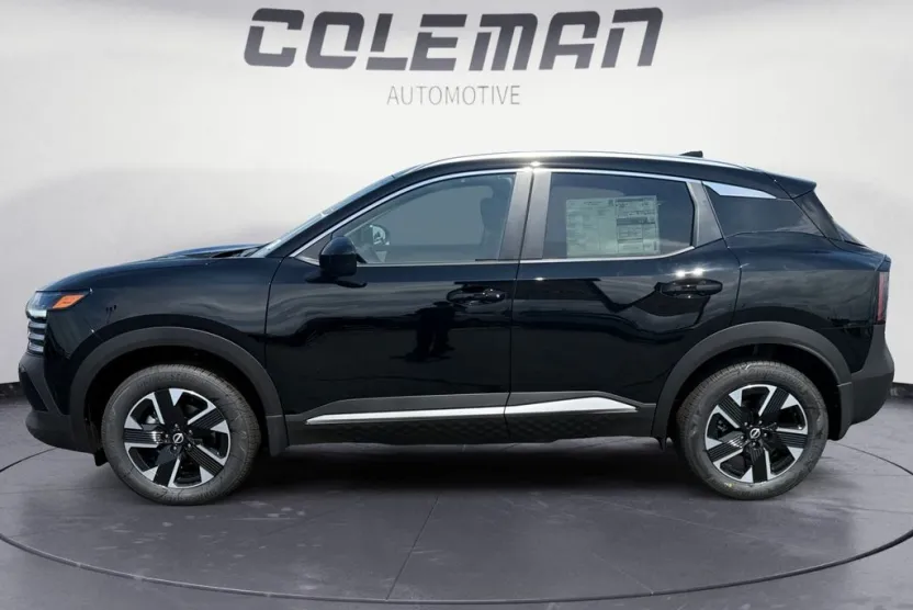 2025 Nissan Kicks SV photo 1
