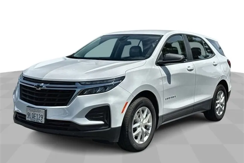 2024 Chevrolet Equinox LS photo 1