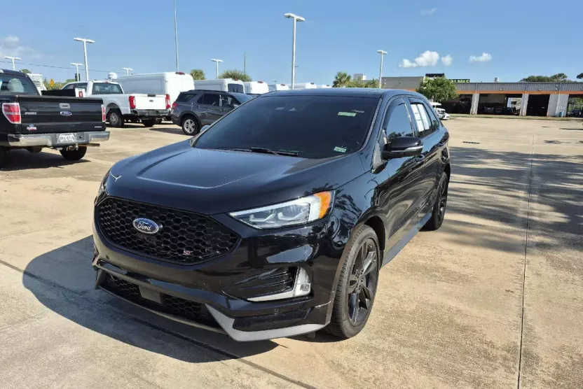 2019 Ford Edge ST photo 1