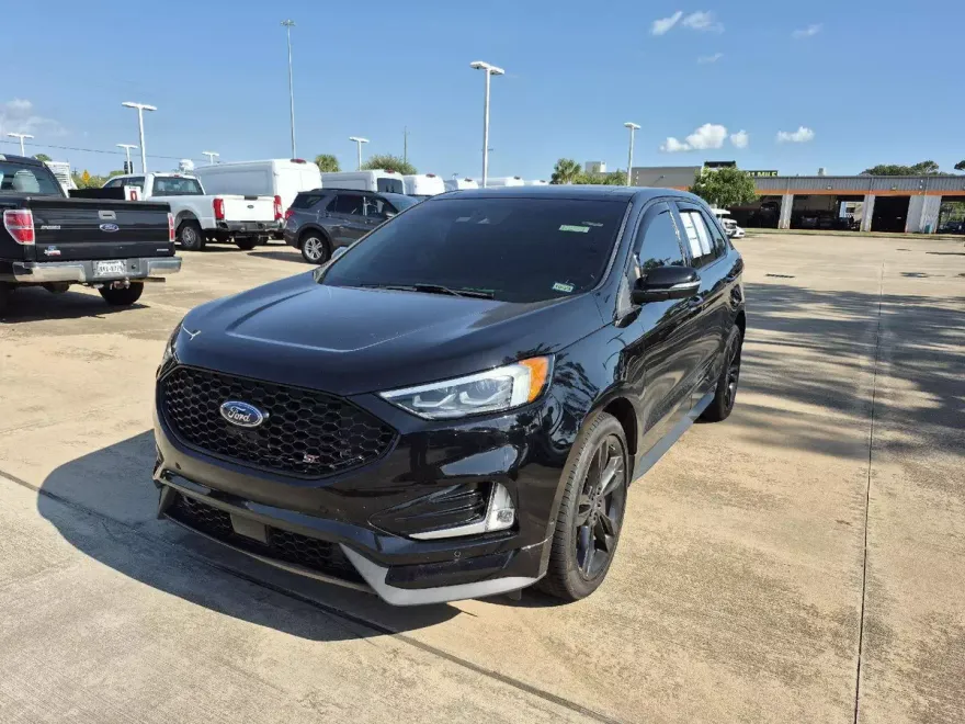 2019 Ford Edge ST photo 1