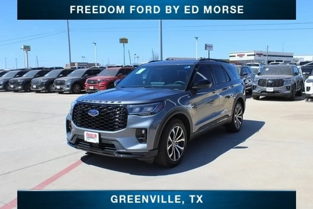 2025 Ford Explorer ST-Line photo 1