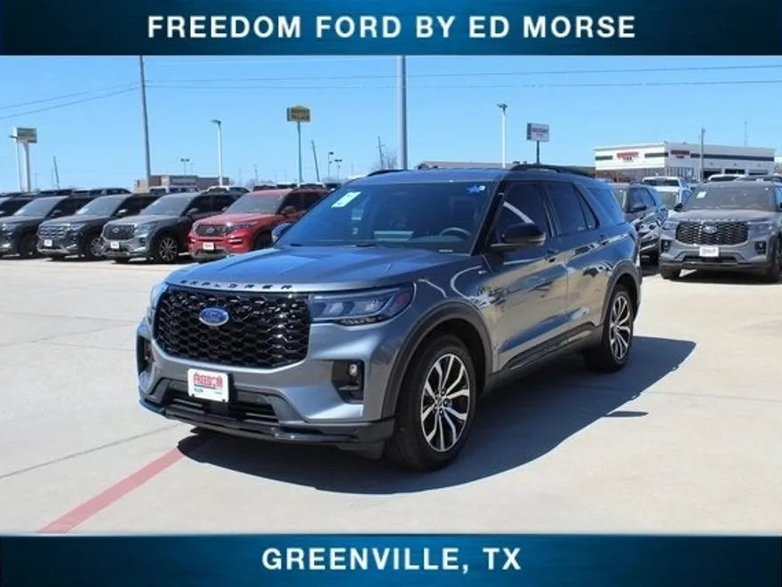2025 Ford Explorer ST-Line photo 1