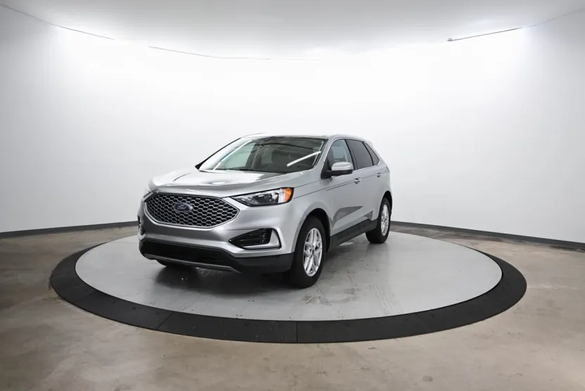 2023 Ford Edge SEL photo 1