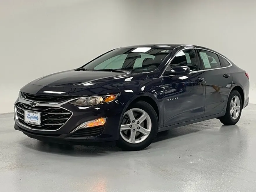 2025 Chevrolet Malibu LS photo 1