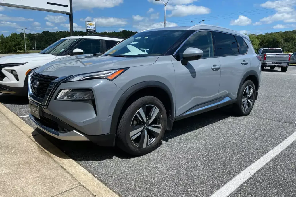 2022 Nissan Rogue Platinum photo 1