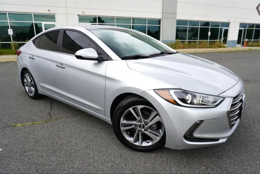 2017 Hyundai Elantra Limited photo 1