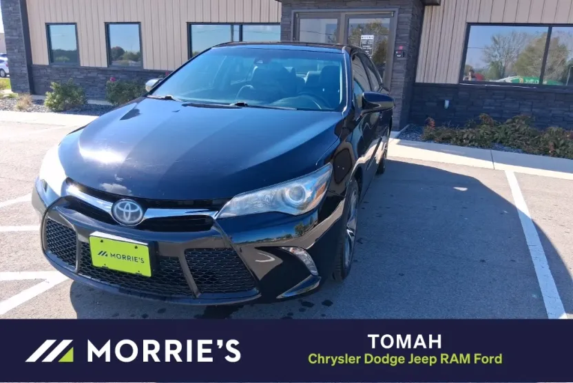 2016 Toyota Camry XSE photo 1