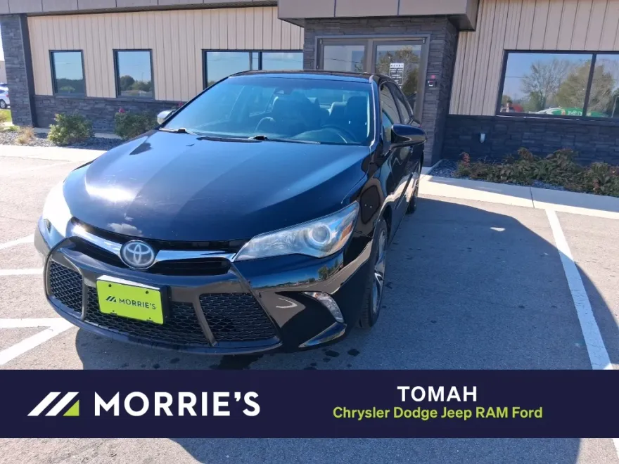 2016 Toyota Camry XSE photo 1