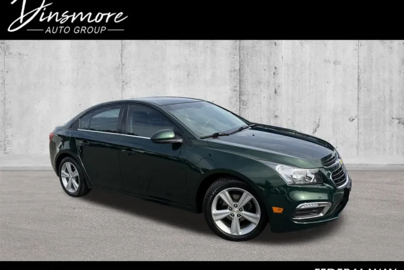 2015 Chevrolet Cruze LT photo 1