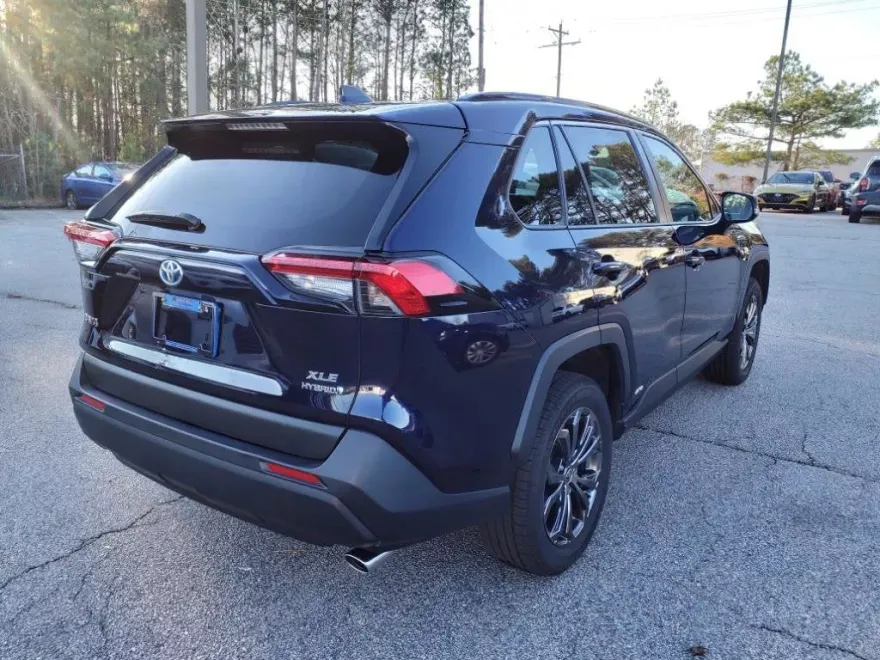 2022 Toyota RAV4 Hybrid XLE Premium photo 1