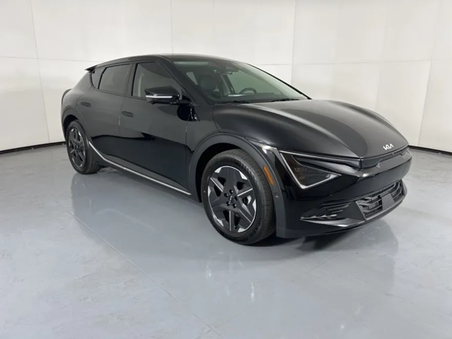 2025 Kia EV6 Light photo 1