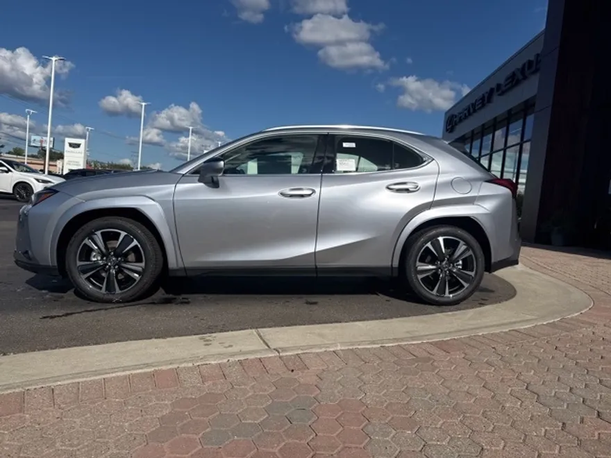 2025 Lexus UX Premium photo 13