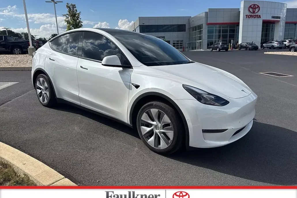 2022 Tesla Model Y Long Range photo 1