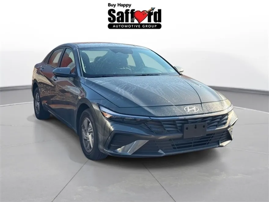 2025 Hyundai Elantra SE photo 1