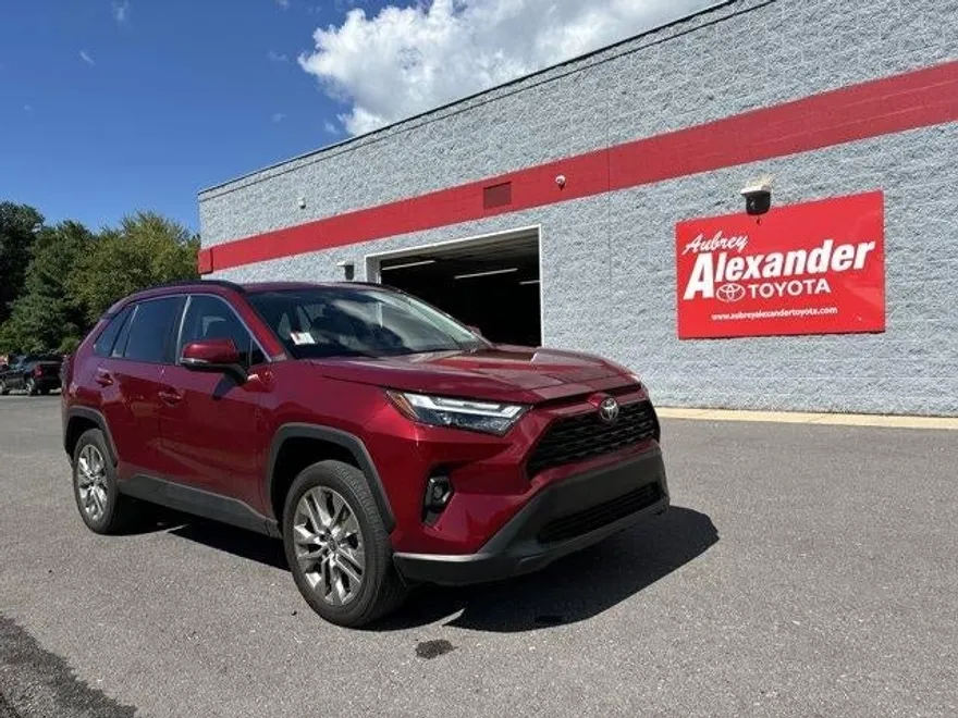2024 Toyota RAV4 XLE Premium photo 1